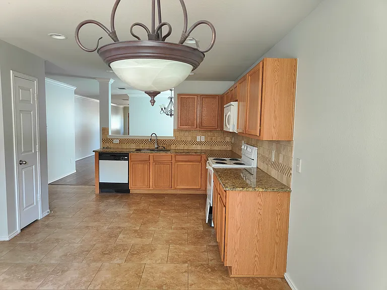 13179 Michelle Dr — Photo 8