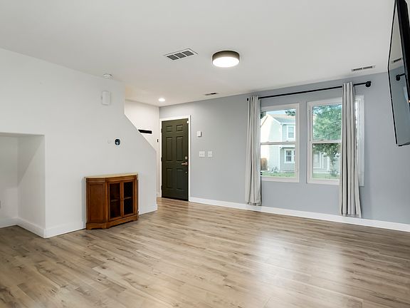 2nd image of 4337 W Kenyon Ave