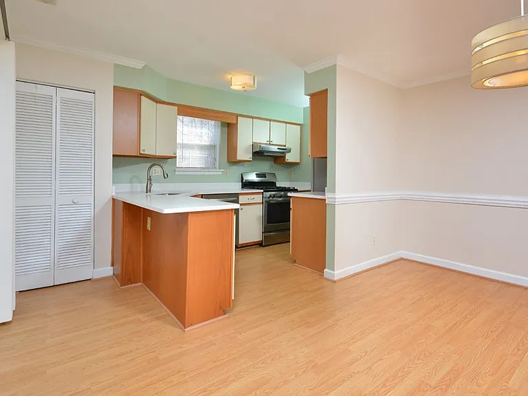 425 Summerwalk Cir — Photo 10