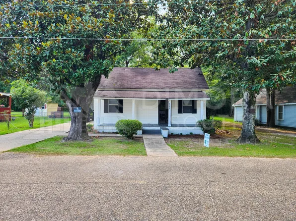 215 Adams St, Atmore, AL 36502