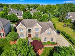4991 Knollcrest Ct, Commerce Township, MI