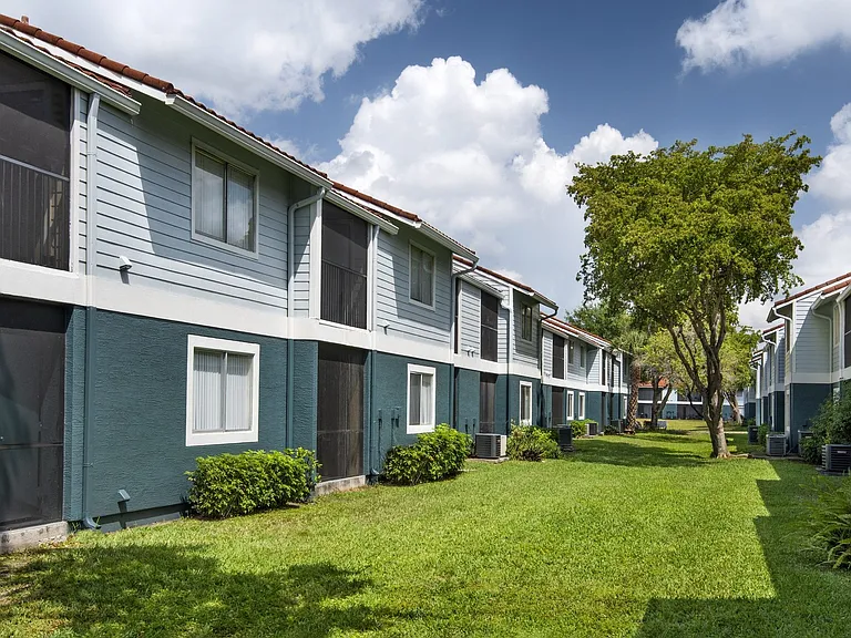 Sunny Lake Apartments — Photo 26