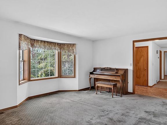5th image of 4805 E Jaremko Dr