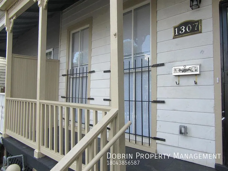Building Photo - 1307 W Clay St