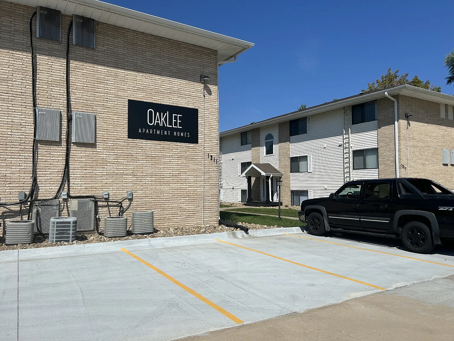 OakLee Apartments — Photo 2