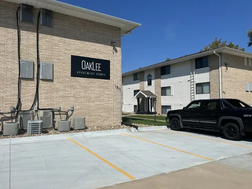 OakLee Apartments Photo 1