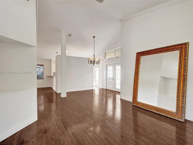 658 Stanton Dr — Photo 13