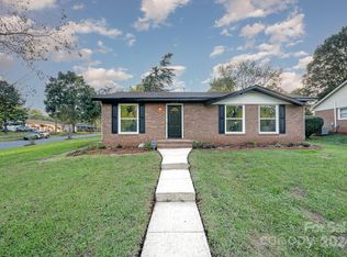 830 Capps Hill Mine Rd, Charlotte, NC 28216