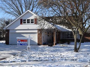 506 S Reuter Dr, Arlington Heights, IL