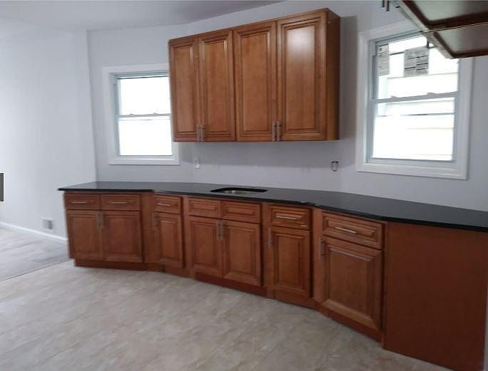 2nd image of 215 Wegman Pkwy Floor 1