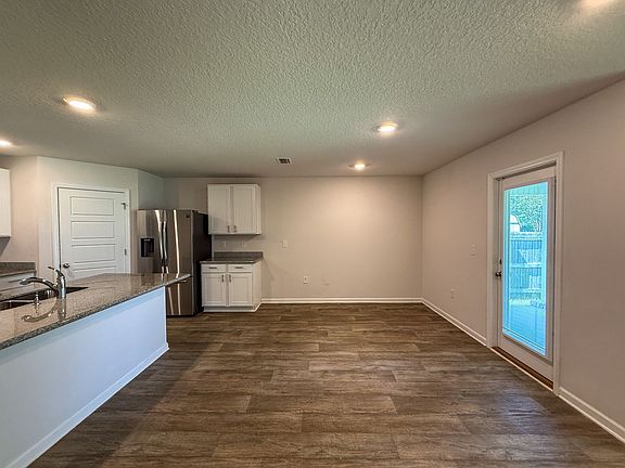 3rd image of 2308 Kirkwood Dr