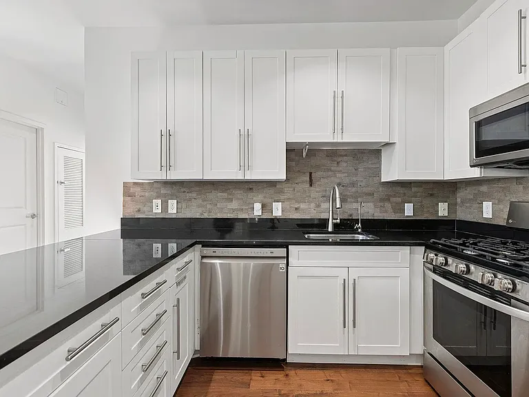 1100 Adams St #313 — Photo 3