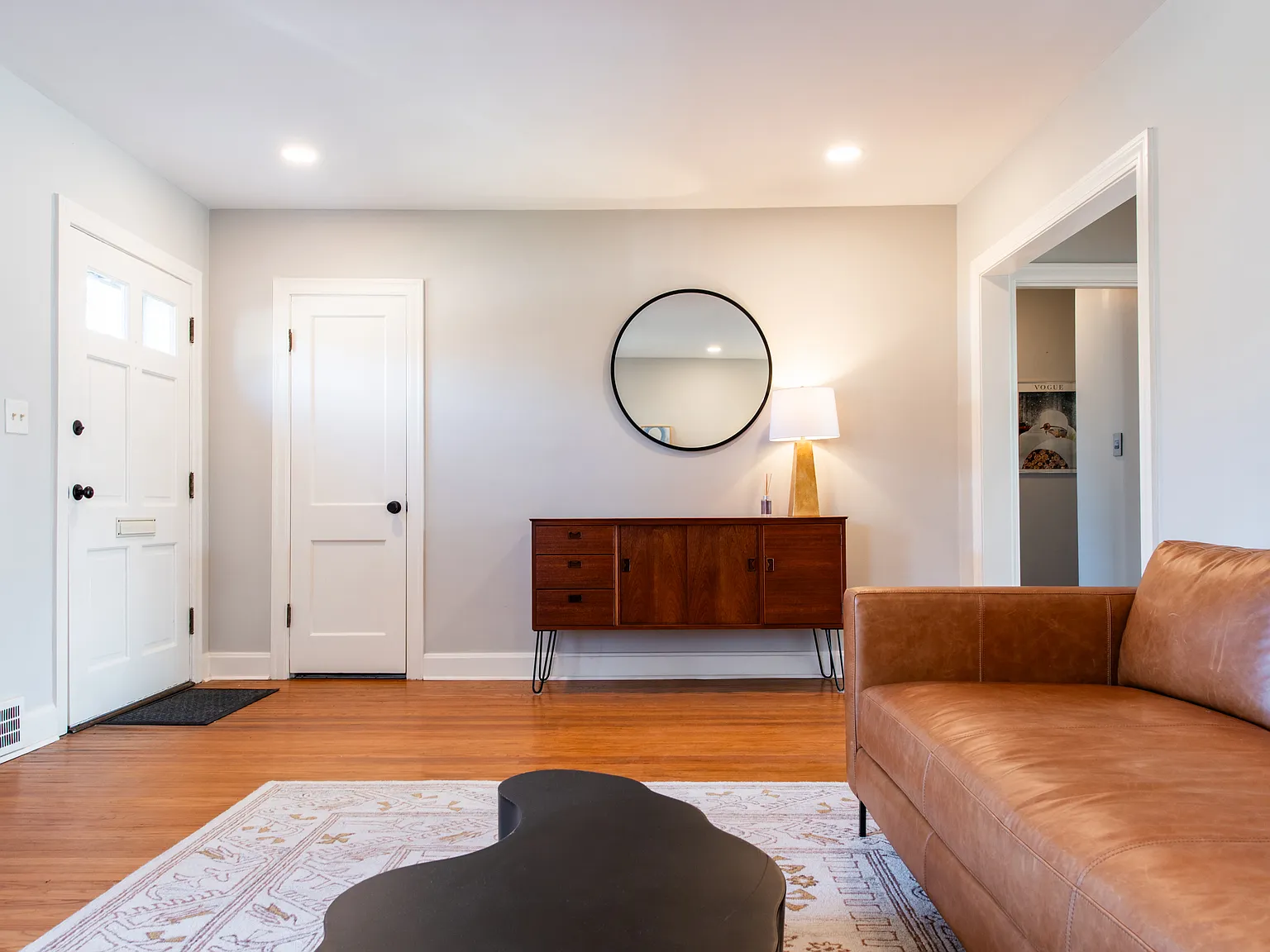 3 bed, 2430 sqft, $3,500 — Photo 4
