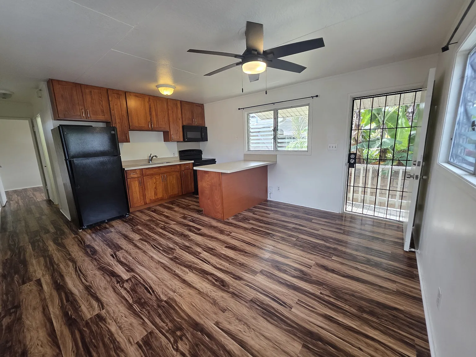 255 Maluniu Avenue - A — Photo 4