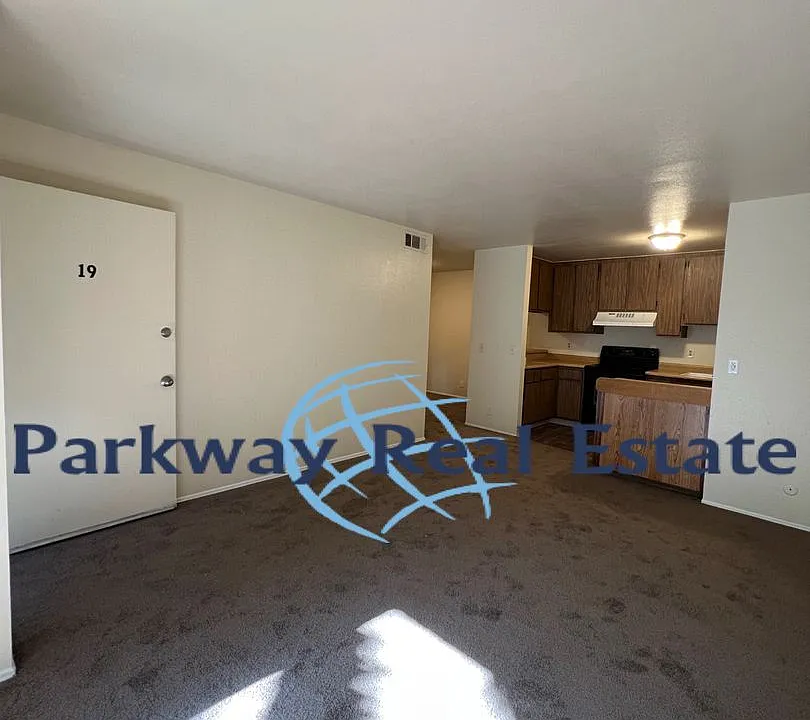 745 E Bradley Ave #19