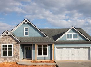 230 Hunts Ridge Dr, Cleveland, GA 30528