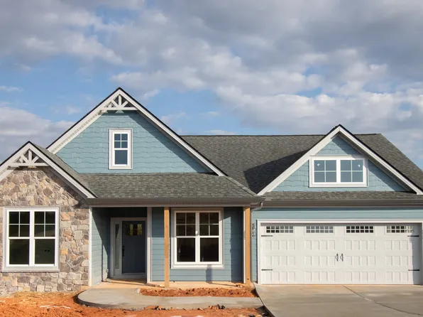 230 Hunts Ridge Dr, Cleveland, GA 30528