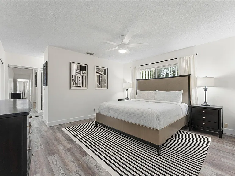 6515 SW 8th Pl — Photo 18