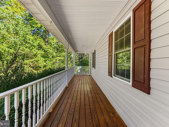3rd image of 748 Novum Rd