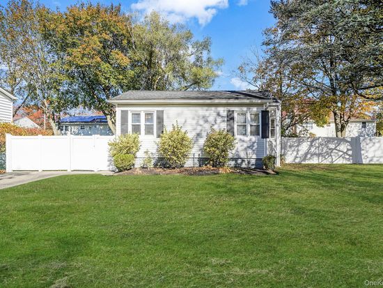 59 Nevada Road, West Babylon, NY 11704