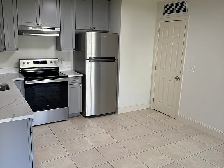580 Pontiac Ave #1 — Photo 6