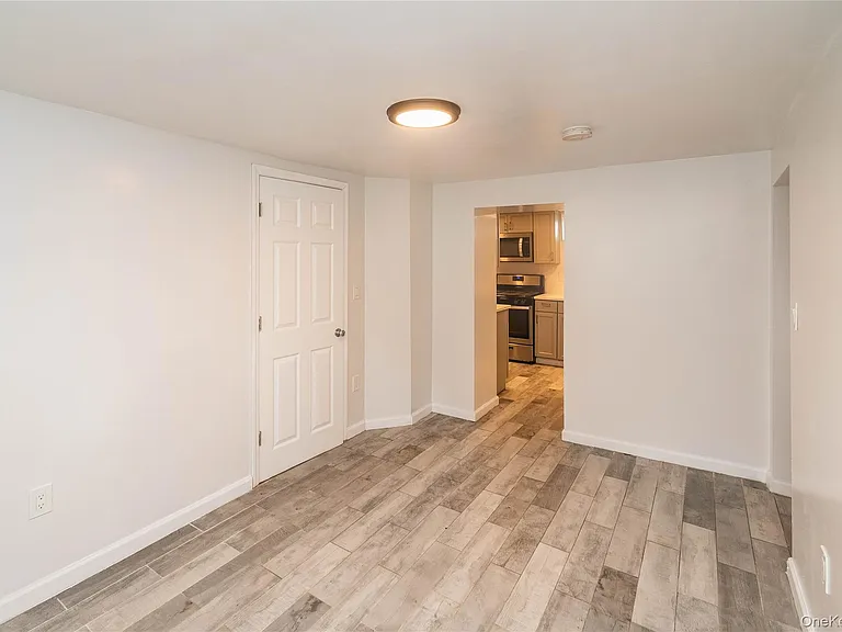 1258 North Ave #2 — Photo 14