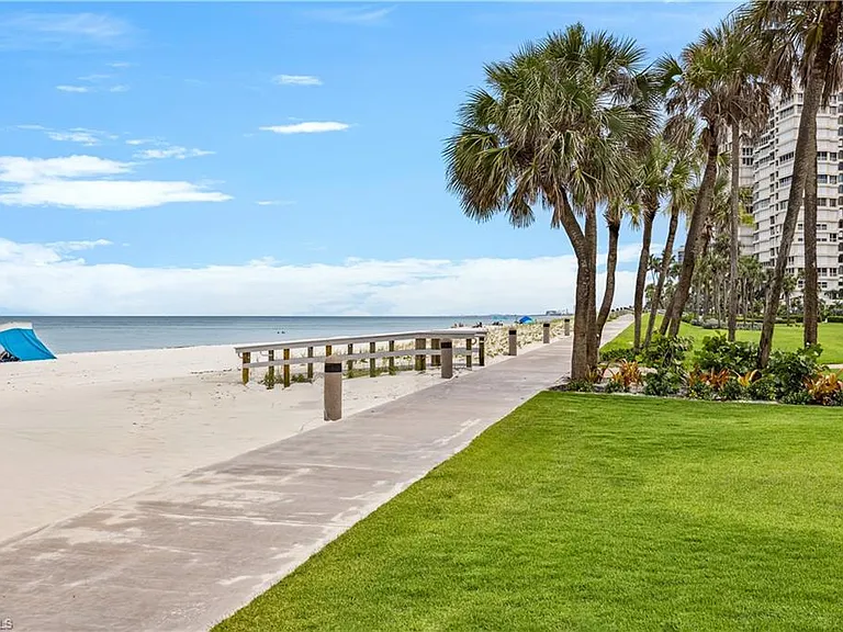 4041 Gulf Shore Blvd N #1805 — Photo 19