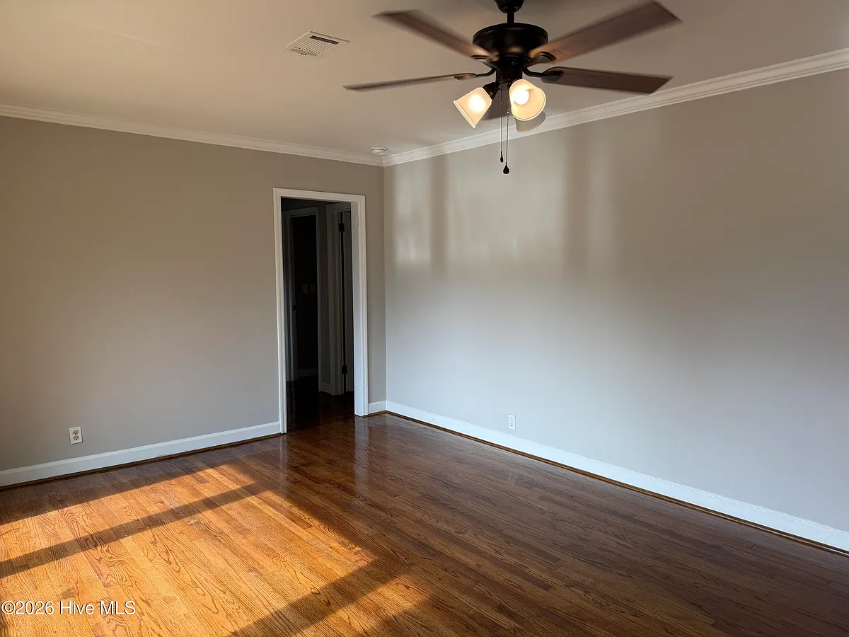 Building Photo - 226 Sherwood Dr