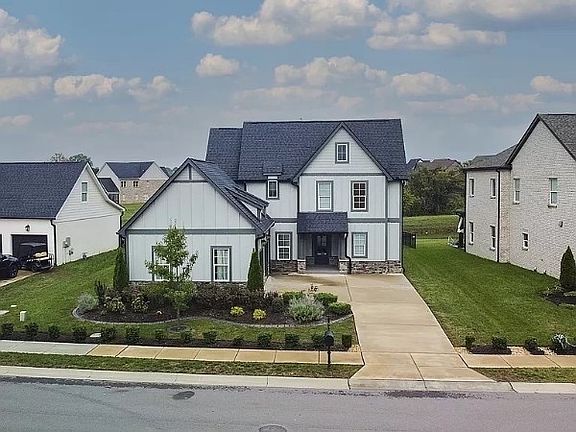 2nd image of 784 Plowson Rd