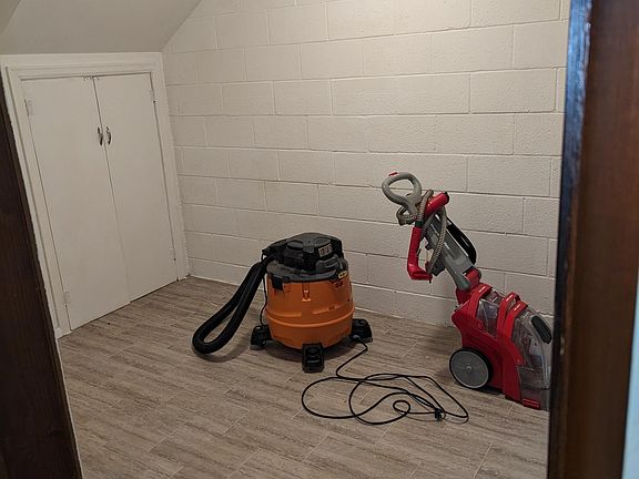 dining room off of the kitchen.