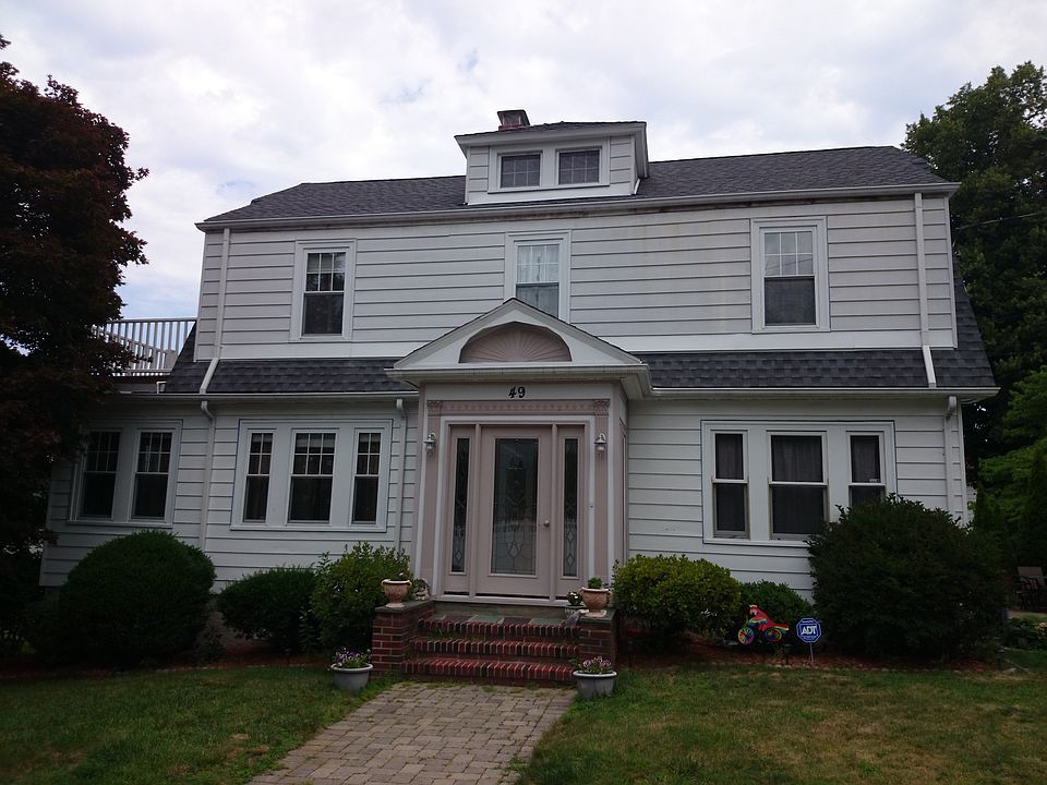2nd image of 49 Undine Rd