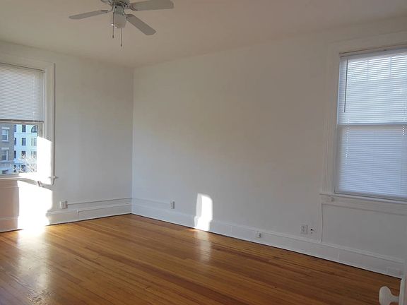 5th image of 1664 Columbia Rd NW APT 31
