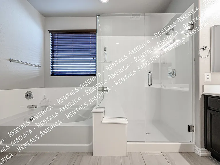 8544 W Midway Ave — Photo 30