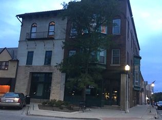 293 E Deerpath Rd APT 32, Lake Forest, IL 60045