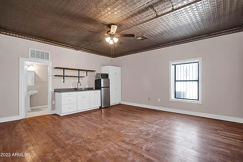 5753 W Glendale Ave #203 Photo 1