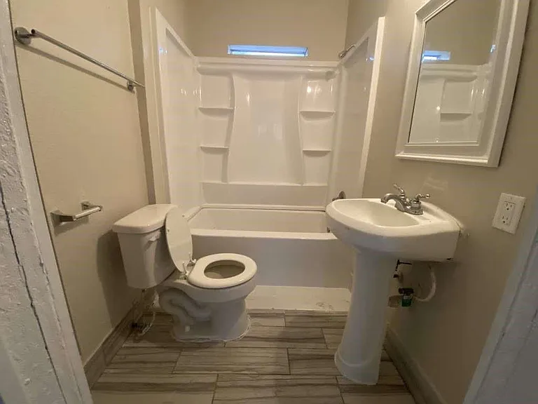 8213 E Erath St — Photo 10