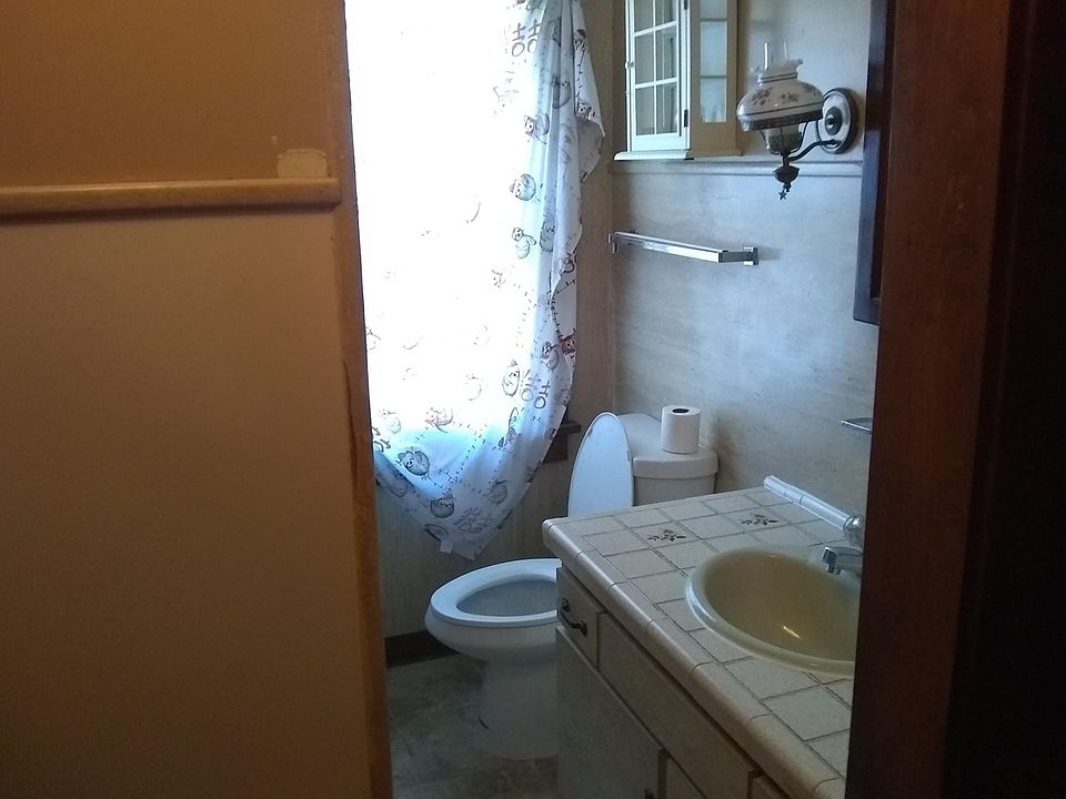 261 Wakelee Ave Ansonia CT Zillow