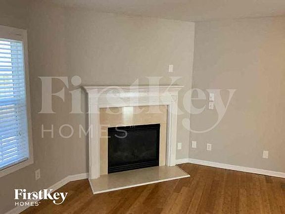 3rd image of 1412 Parkview Glen Ln