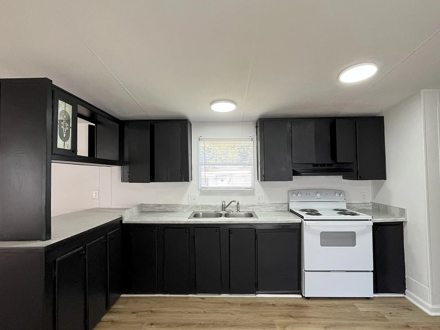 3 bed, 1050 sqft, $1,450 — Photo 3