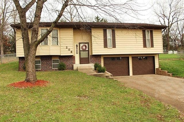 1st image of 203 W Haven Dr
