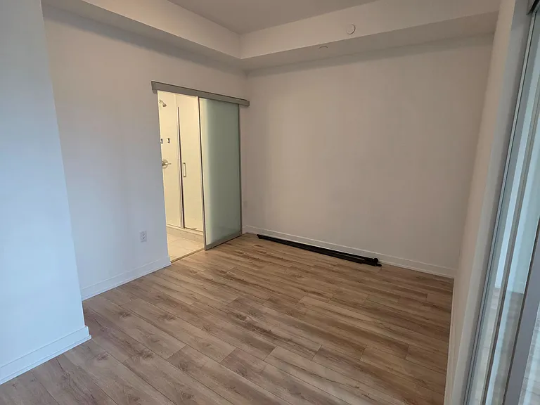 2433 Dufferin St #208 — Photo 24
