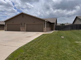 5261 N Cypress Cir, Bel Aire, KS 67226