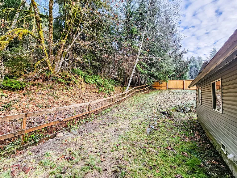 23115 Alder Dr — Photo 13