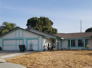 220 Goldfinch Ln, Riverside, CA 92507