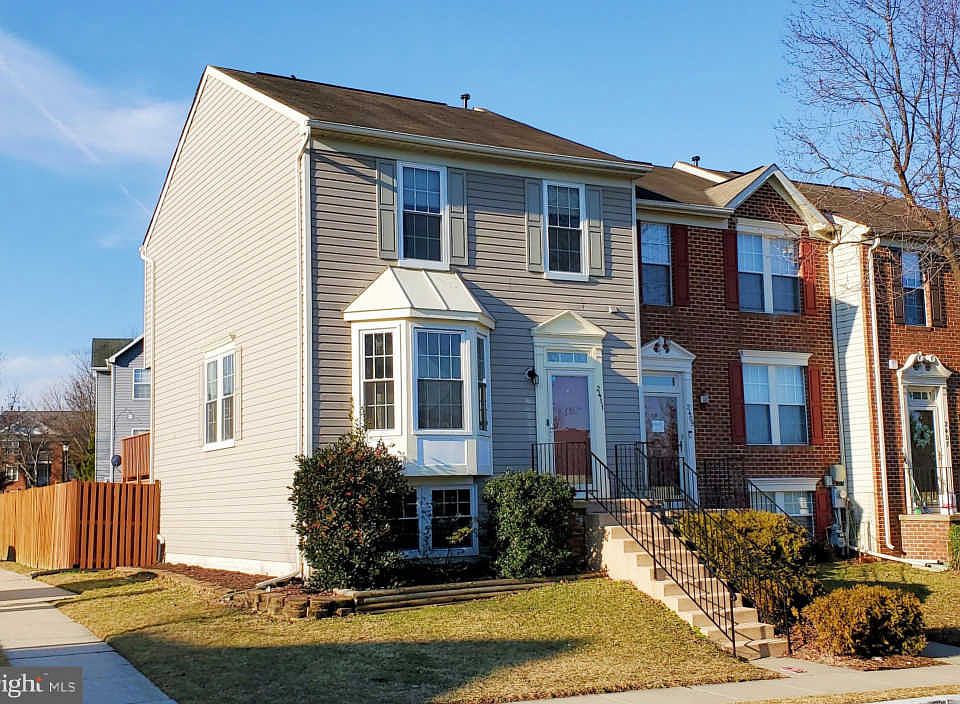 1st image of 2411 Applewood Ct