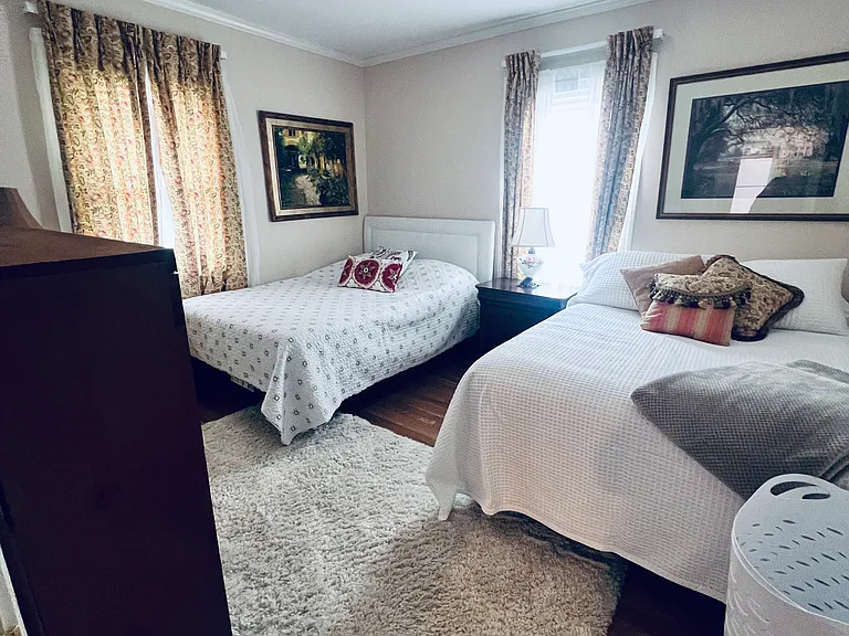 229 W F St — Photo 11