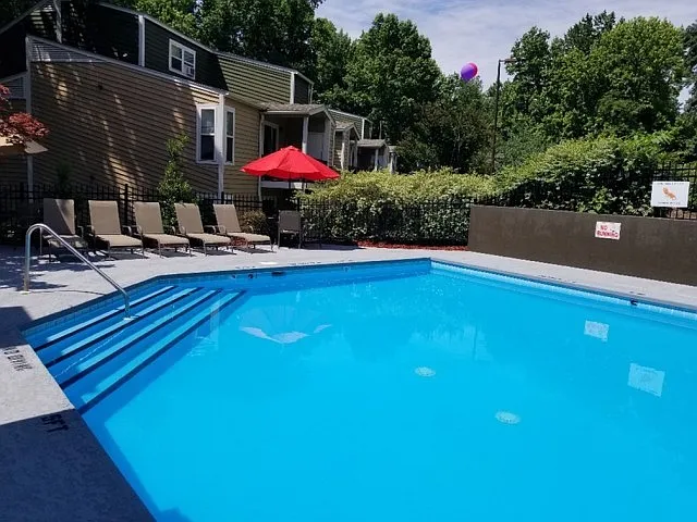 Wendover Walk Apartments — Photo 4