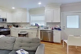 3 bed, 950 sqft, $5,250 — Photo 2