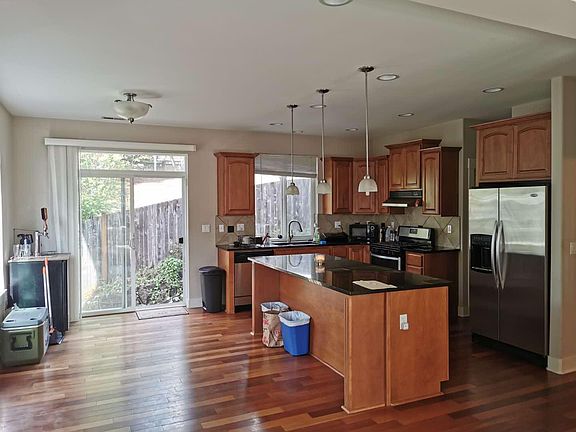 5th image of 16656 NE 86th Ct