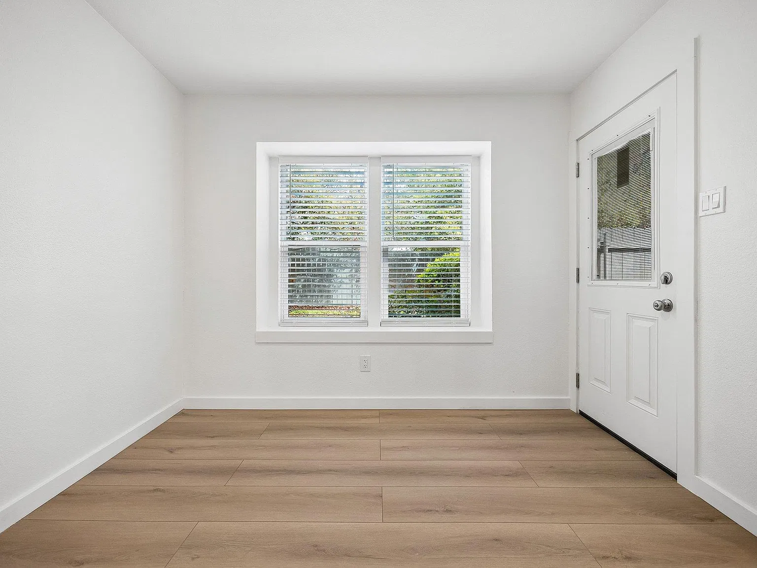2 bed, 2.5 bath, 983 sqft, $1,595 — Photo 3